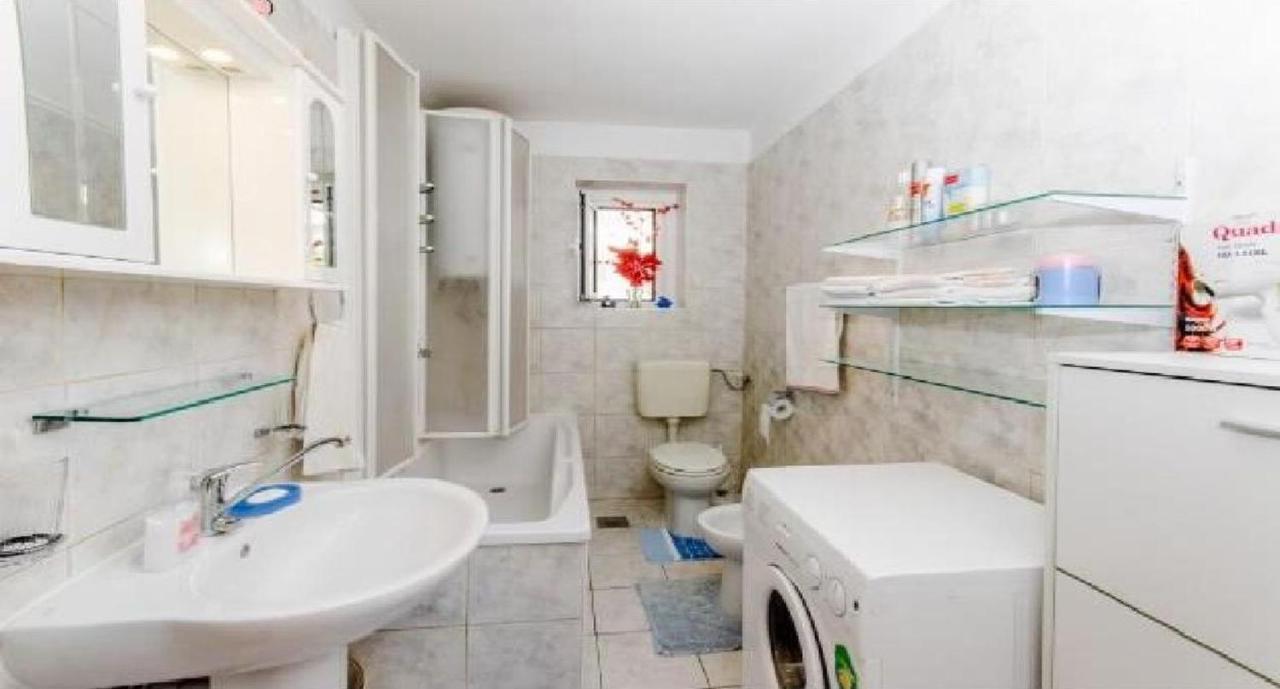 Seaside Lux Appartement Dugi Rat Buitenkant foto